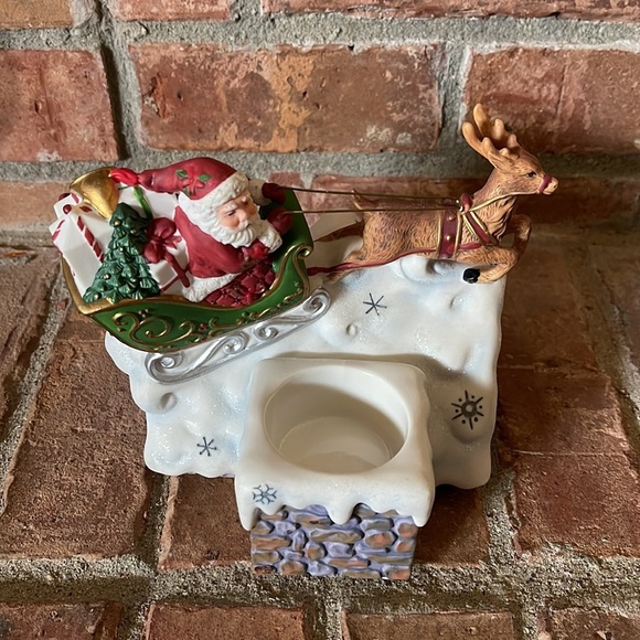 PartyLite Up On The Rooftop Santa Reindeer Tealight Holder - Picture 2 of 7